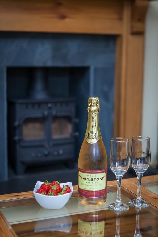 Bed and Breakfast Stoodleigh Court Coach House Тівертон Екстер'єр фото